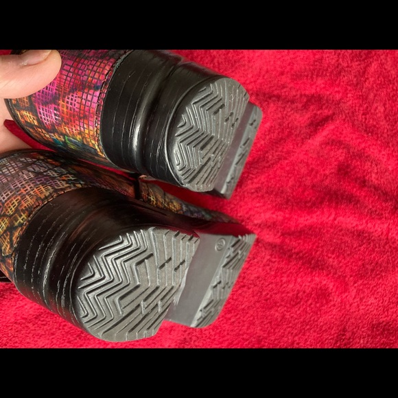 Pristine Dansko size 40 clogs - Picture 4 of 4